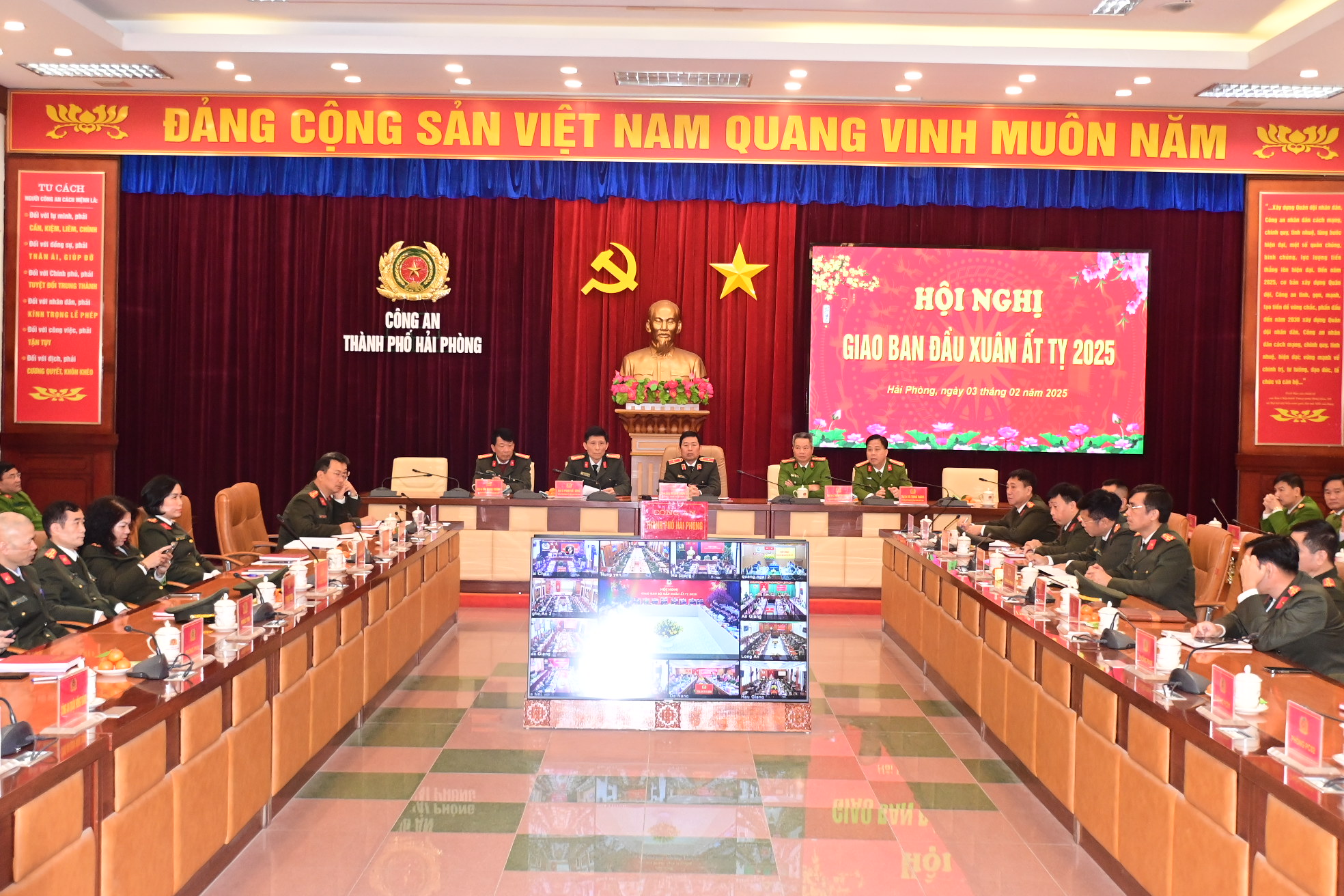 Giữ vững an ninh quốc gia, bảo đảm trật tự, an toàn xã hội, người dân được đón Tết trong môi trường an toàn, lành mạnh, bình yên, hạnh phúc